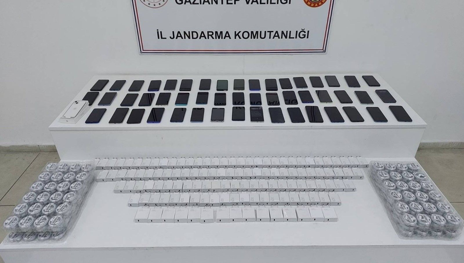 gaziantepte 13 milyon liralik kacak telefon operasyonu 2GkGP7Qe