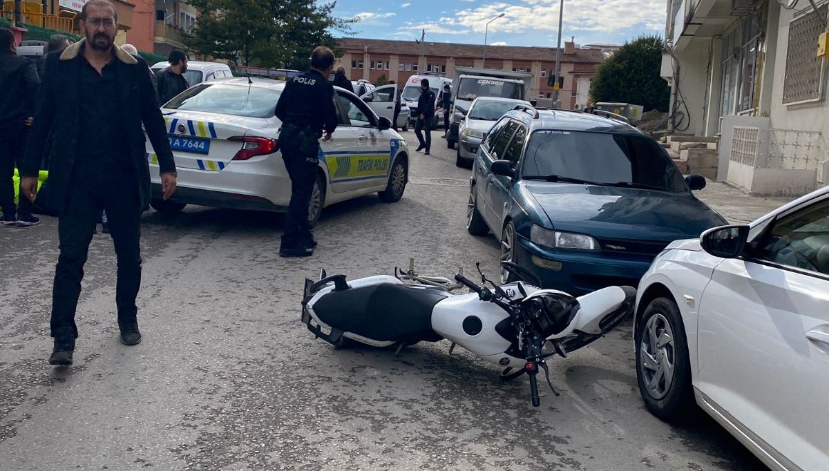 dur ihtarina uymadi 2 polis yaralandi xnJE5qwI.jpg