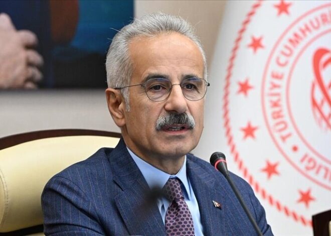 Bakan Uraloğlu’ndan Hürmüz açıklaması: Bölgede bekleyen Türk gemilerinin tamamı çıkış yaptı