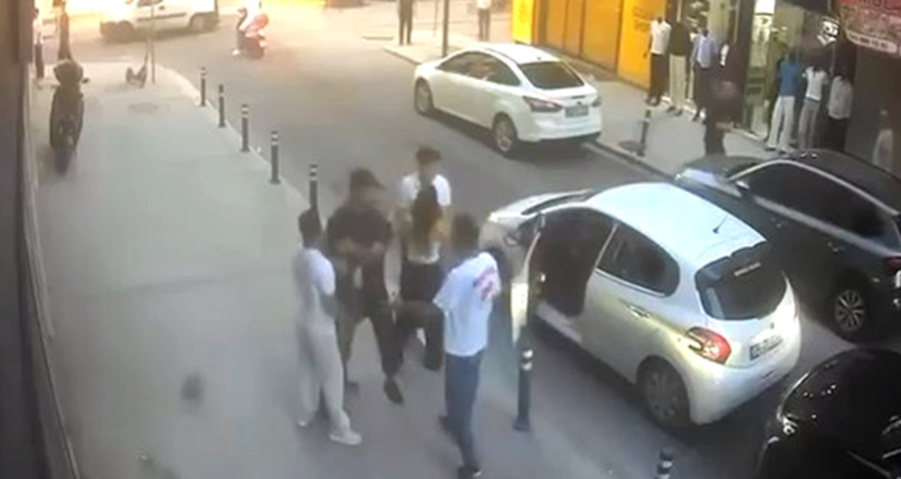 Avcılar’da trafikteki yumruklu kavga kamerada Img