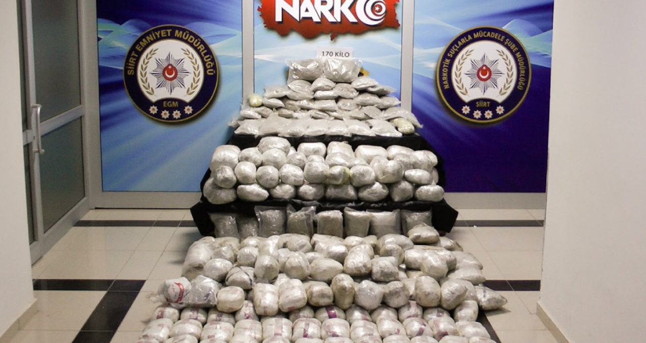 Siirt’te durdurulan tırda 170 kilogram kubar esrar yakalandı Img