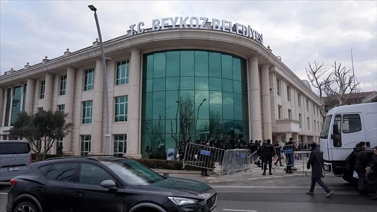 Son dakika | Beykoz Belediyesi’ne 2. dalga operasyon: 8 gözaltı Son dakika beykoz belediyesine 2 dalga operasyon 8 gozalti BJeXCeIT